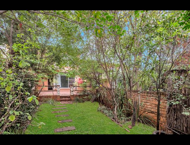 2 BEDROOM TOWNHOUSE FOR SALE IN WINDSOR EAST
